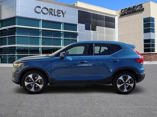 2023 Volvo XC40 Plus