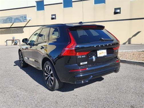 2025 Volvo XC60 B5 Plus