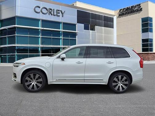 Crystal White 2023 Volvo XC90 Plus