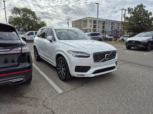 Crystal White 2023 Volvo XC90 Core