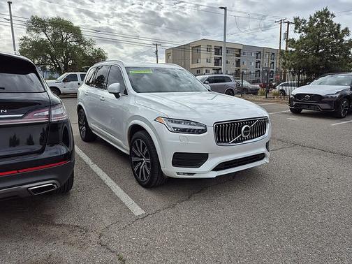 Crystal White 2023 Volvo XC90 Core