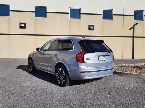 2025 Volvo XC90 Plus