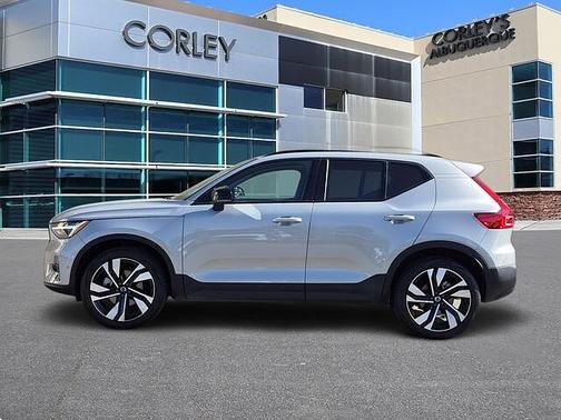 Silver Dawn 2025 Volvo XC40 Plus
