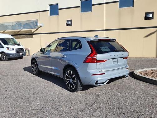 2025 Volvo XC60 Plus
