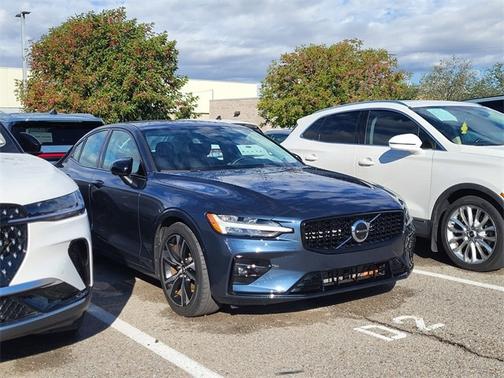 2023 Volvo S60 B5 AWD Plus Dark