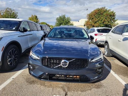 2023 Volvo S60 B5 AWD Plus Dark