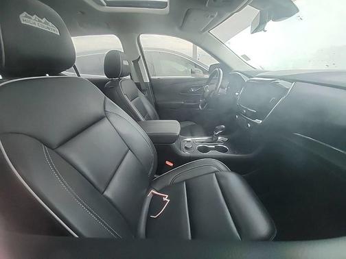 Mosaic Black Metallic 2021 Chevrolet Traverse High Country