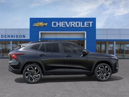 Mosaic Black Metallic 2026 Chevrolet Trax FWD 2RS