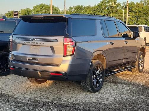 Satin Steel Metallic 2022 Chevrolet Suburban 4WD Z71