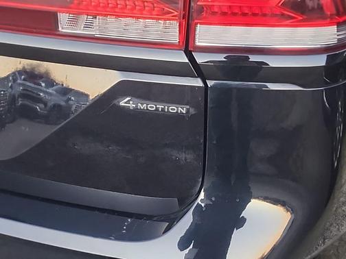 2024 Volkswagen Atlas 2.0T SE w/Technology 4MOTION