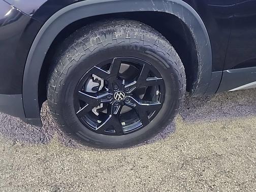 2024 Volkswagen Atlas 2.0T SE w/Technology 4MOTION