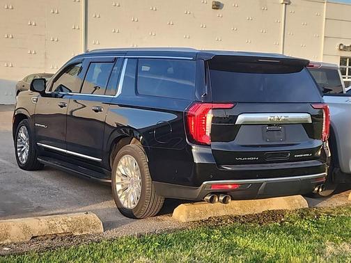 Onyx Black 2023 GMC Yukon XL Denali
