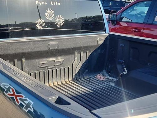 Lakeshore Blue Metallic 2024 Chevrolet Silverado 1500 LT