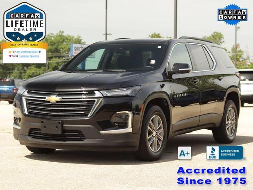 Mosaic Black Metallic 2023 Chevrolet Traverse LT Cloth