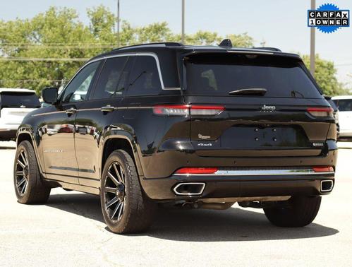 Diamond Black Crystal Pearlcoat 2022 Jeep Grand Cherokee Overland