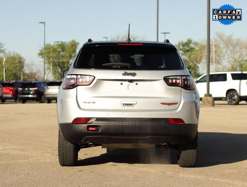 Silver Zynith Metallic Clearcoat 2025 Jeep Compass Trailhawk