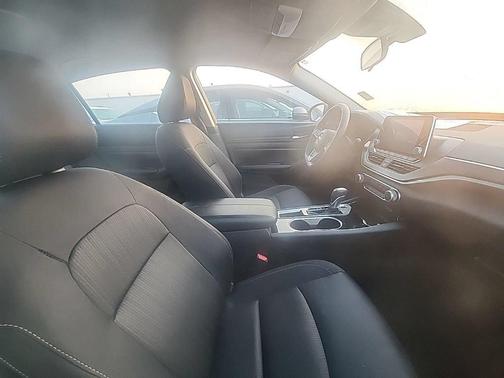 Brilliant Silver Metallic 2024 Nissan Altima 2.5 SV