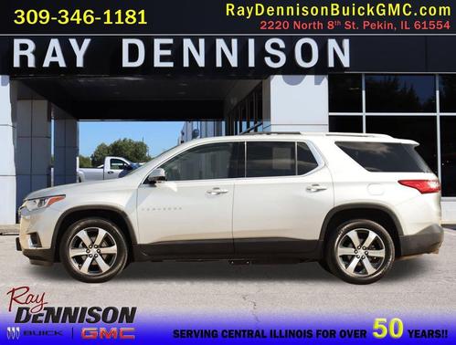 Silver Ice Metallic 2018 Chevrolet Traverse LT Leather