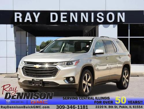 Silver Ice Metallic 2018 Chevrolet Traverse LT Leather