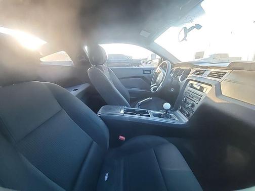 Oxford White 2014 Ford Mustang