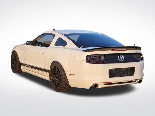 Oxford White 2014 Ford Mustang