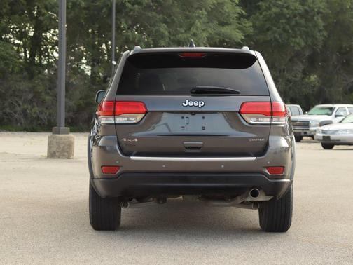Granite Crystal Metallic Clearcoat 2018 Jeep Grand Cherokee Limited