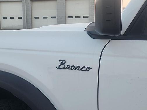 Oxford White 2022 Ford Bronco Base