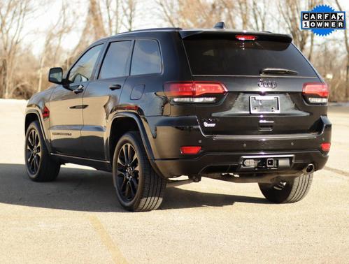 2022 Jeep Grand Cherokee Laredo