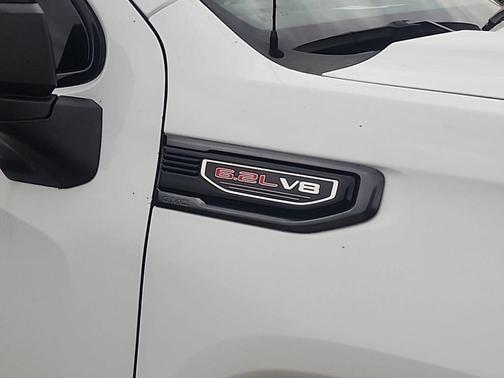 Summit White 2023 GMC Sierra 1500 AT4