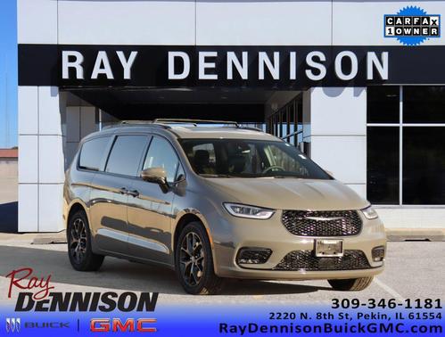 2023 Chrysler Pacifica Touring L