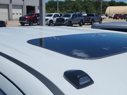 Glacier White Tricoat 2026 GMC Sierra 2500 Denali Ultimate