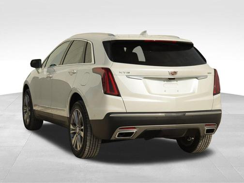 Crystal White Tricoat 2026 Cadillac XT5 Premium Luxury