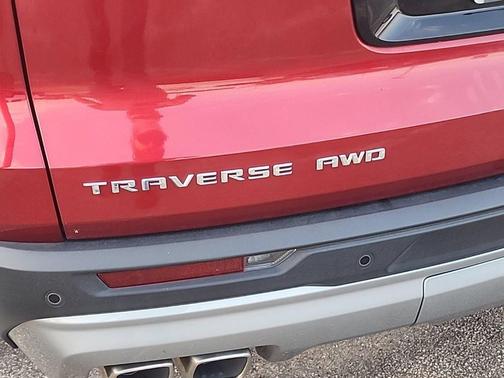 Red 2025 Chevrolet Traverse LT