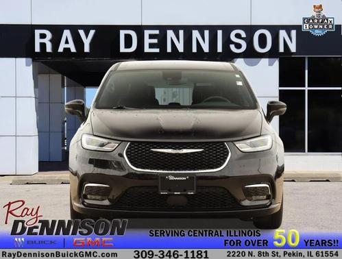 Diamond Black Crystal Pearlcoat 2025 Chrysler Pacifica L