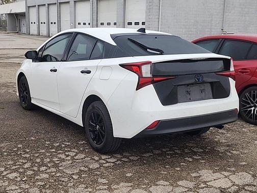 2022 Toyota Prius LE