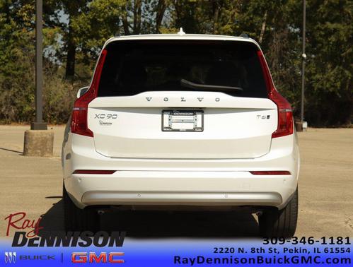 2022 Volvo XC90 T6 Momentum