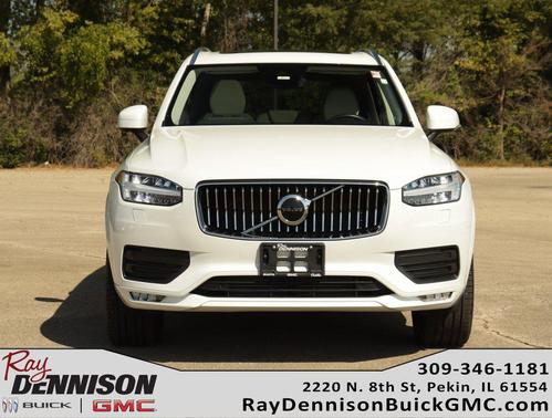 2022 Volvo XC90 T6 Momentum