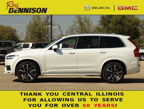 2022 Volvo XC90 T6 Momentum