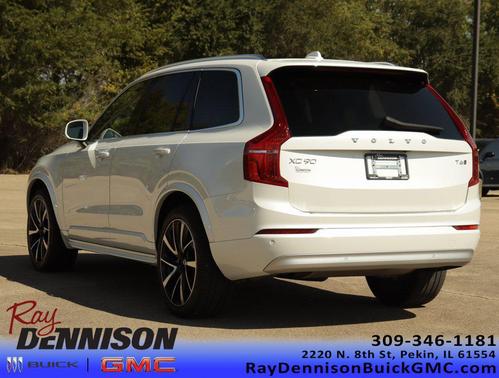 2022 Volvo XC90 T6 Momentum