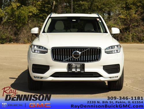 2022 Volvo XC90 T6 Momentum