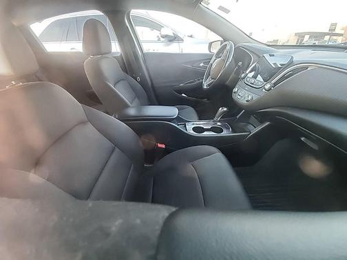 Mosaic Black Metallic 2019 Chevrolet Malibu RS