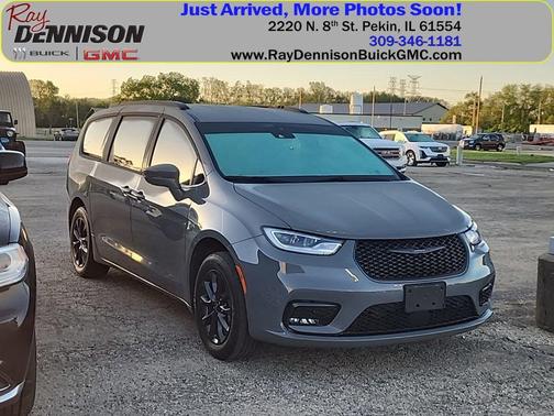 Ceramic Gray Clearcoat 2021 Chrysler Pacifica Touring L