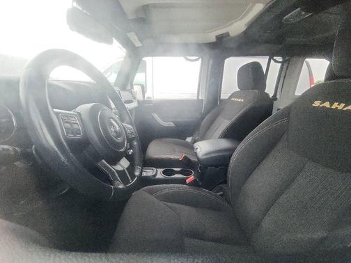 Bright White Clearcoat 2015 Jeep Wrangler Unlimited Sahara