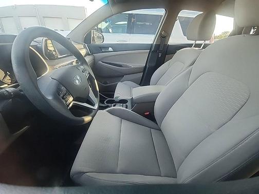Winter White 2021 Hyundai TUCSON Value