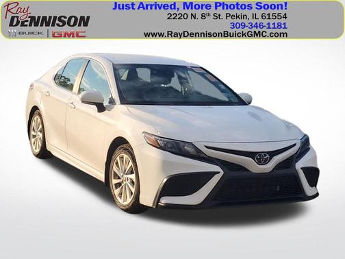 White 2024 Toyota Camry SE