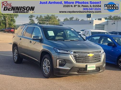 Silver Sage Metallic 2023 Chevrolet Traverse LT Leather