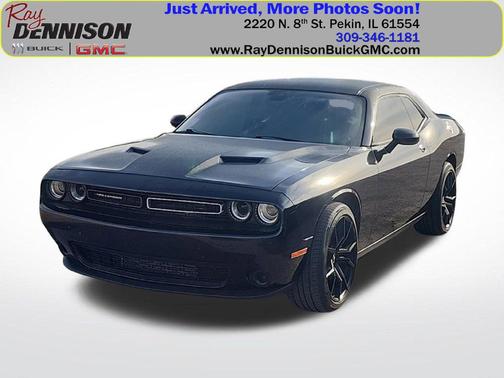 Pitch Black Clearcoat 2019 Dodge Challenger SXT