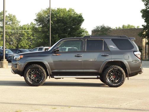 Magnetic Gray Metallic 2022 Toyota 4Runner TRD Off Road Premium