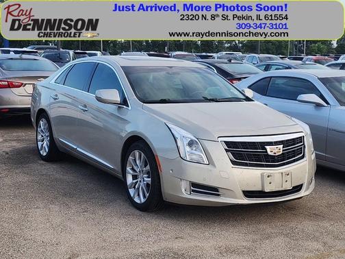 Silver Coast Metallic 2016 Cadillac XTS Luxury