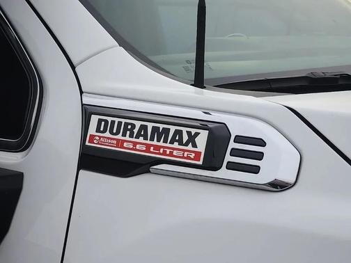 White 2024 GMC Sierra 2500 Denali